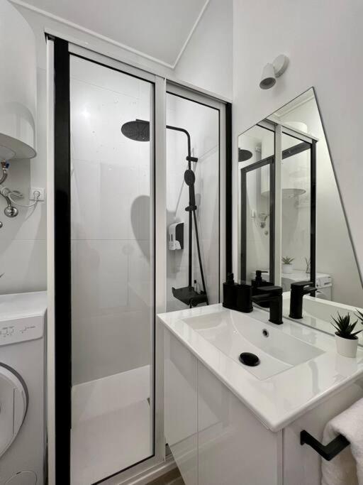 Apartamento Muito Central - 300 Metros Da Praia Costa da Caparica Exterior foto