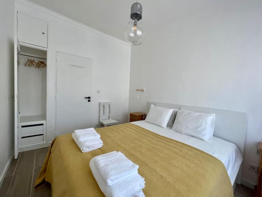 Apartamento Muito Central - 300 Metros Da Praia Costa da Caparica Exterior foto