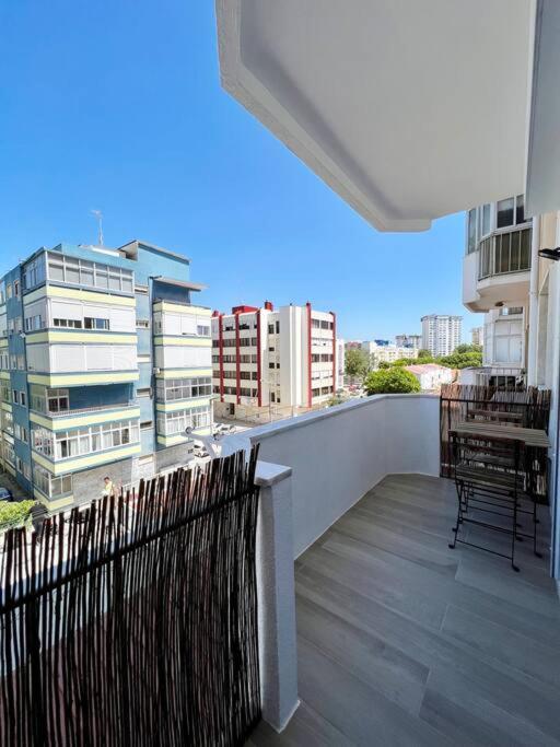 Apartamento Muito Central - 300 Metros Da Praia Costa da Caparica Exterior foto