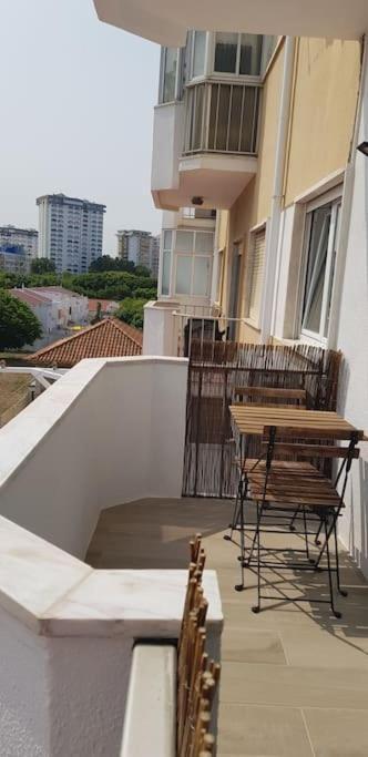 Apartamento Muito Central - 300 Metros Da Praia Costa da Caparica Exterior foto
